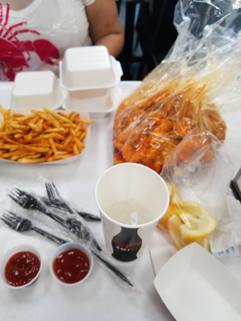 The Crawfish Company | restaurant | 13209 Gladstone Ave, Sylmar, CA 91342, USA | 8183675209 OR +1 818-367-5209