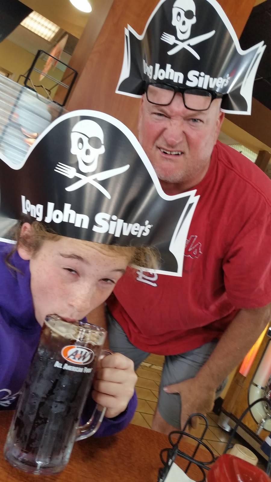 A&W Restaurant | restaurant | 1 Ohren Dr, Litchfield, IL 62056, USA | 2173247131 OR +1 217-324-7131