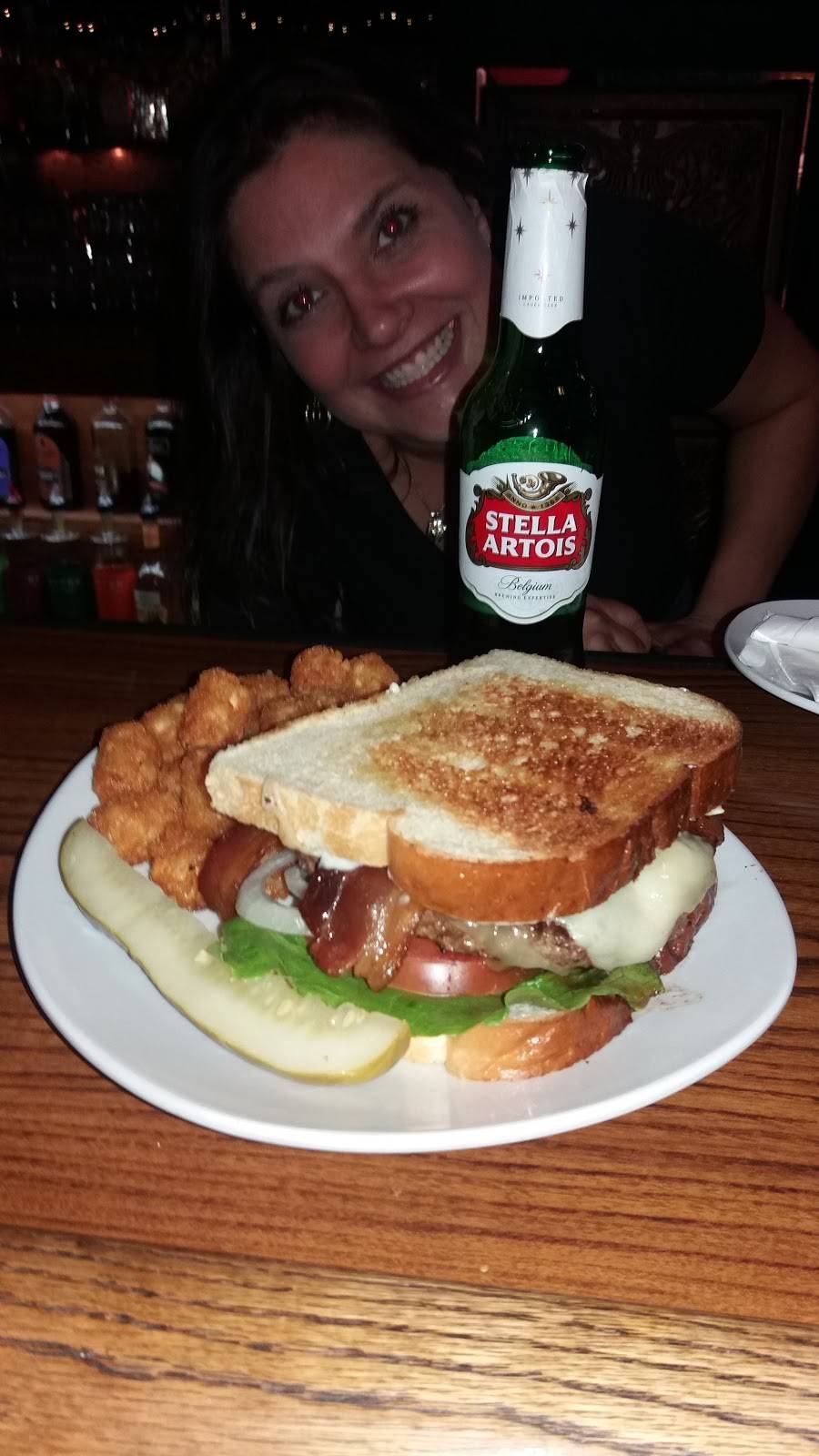 The Tav | restaurant | 22034 N 19th Ave, Phoenix, AZ 85027, USA | 6235801282 OR +1 623-580-1282