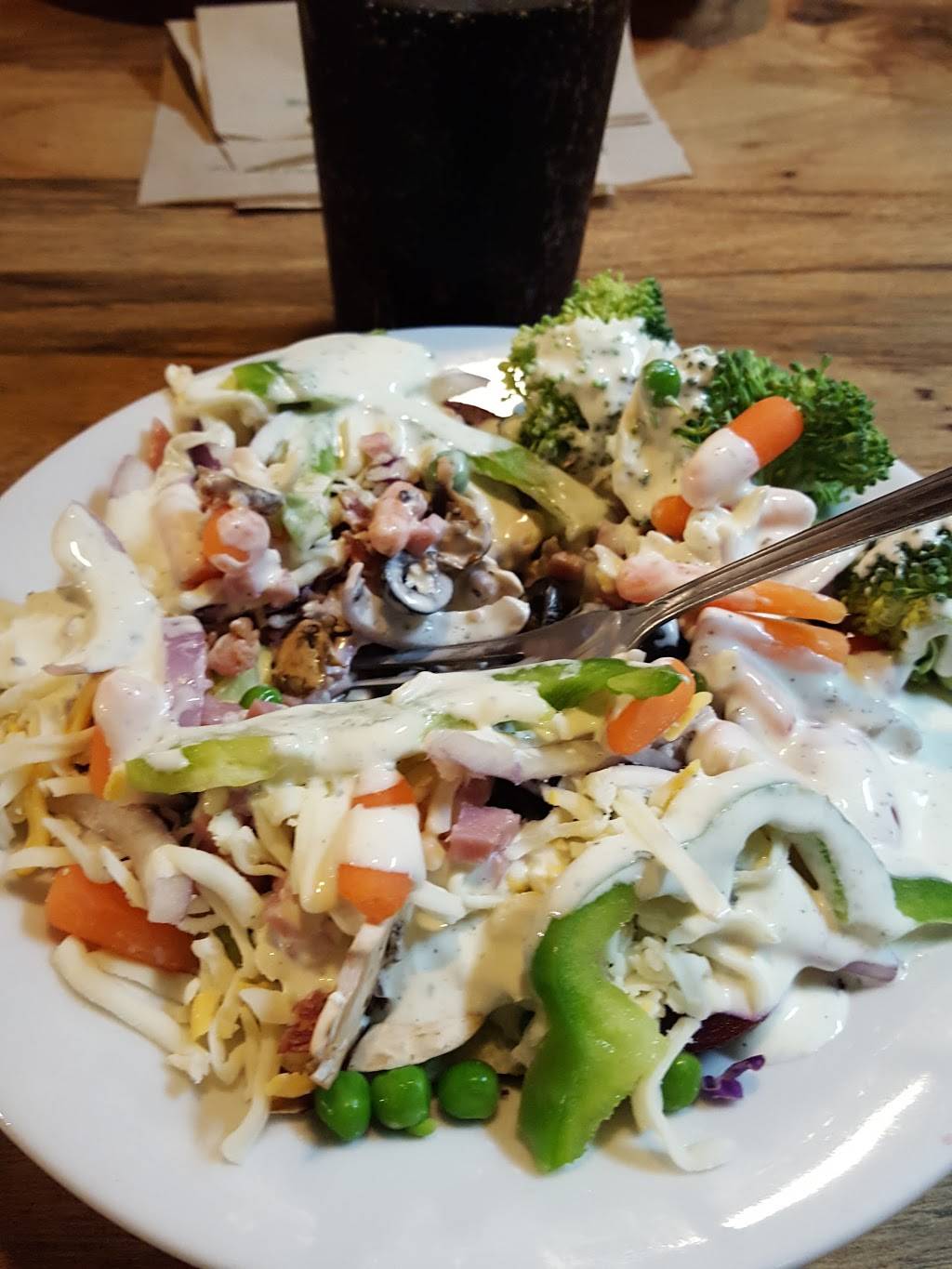 Round Table Pizza | meal delivery | 6548 Westside Rd, Redding, CA 96001, USA | 5302419461 OR +1 530-241-9461