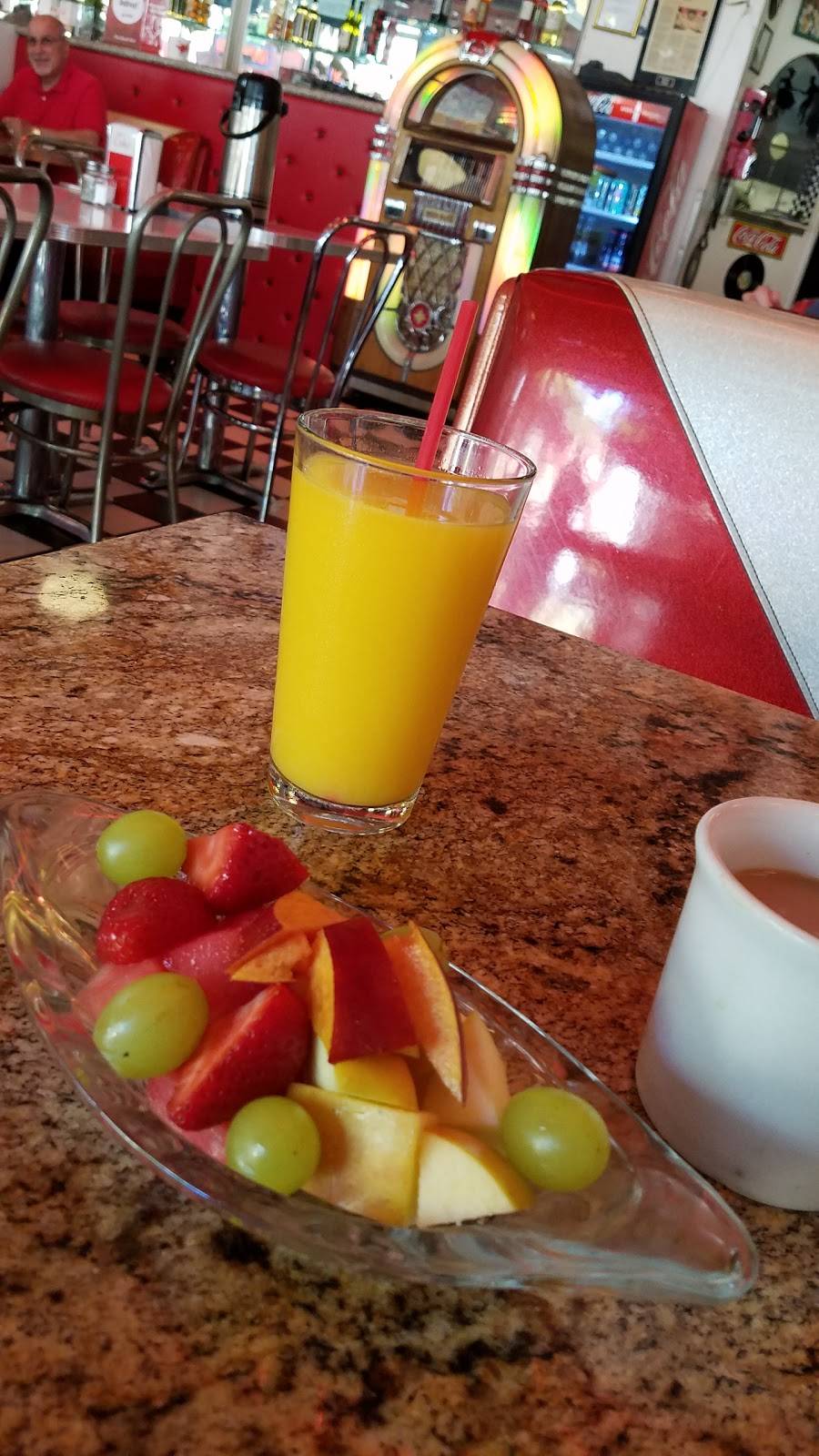 The Great Grill - Back to 50s | restaurant | 126 N San Fernando Blvd, Burbank, CA 91502, USA | 8185670060 OR +1 818-567-0060