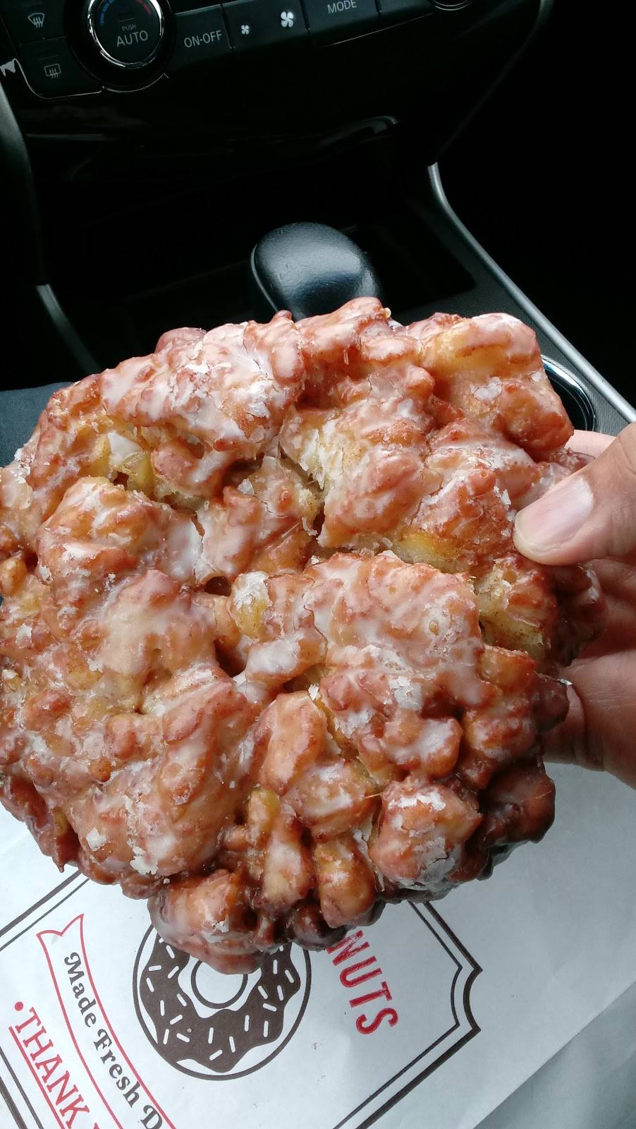 Hot Donuts | restaurant | 2211 Singleton Blvd, Dallas, TX 75212, USA | 2146814137 OR +1 214-681-4137