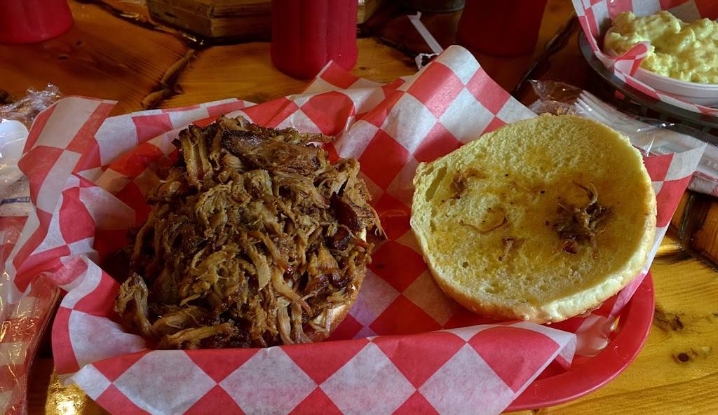 Smokeys Southern Barbeque | restaurant | 375 Hwy 20, Chesterton, IN 46304, USA | 2198781418 OR +1 219-878-1418