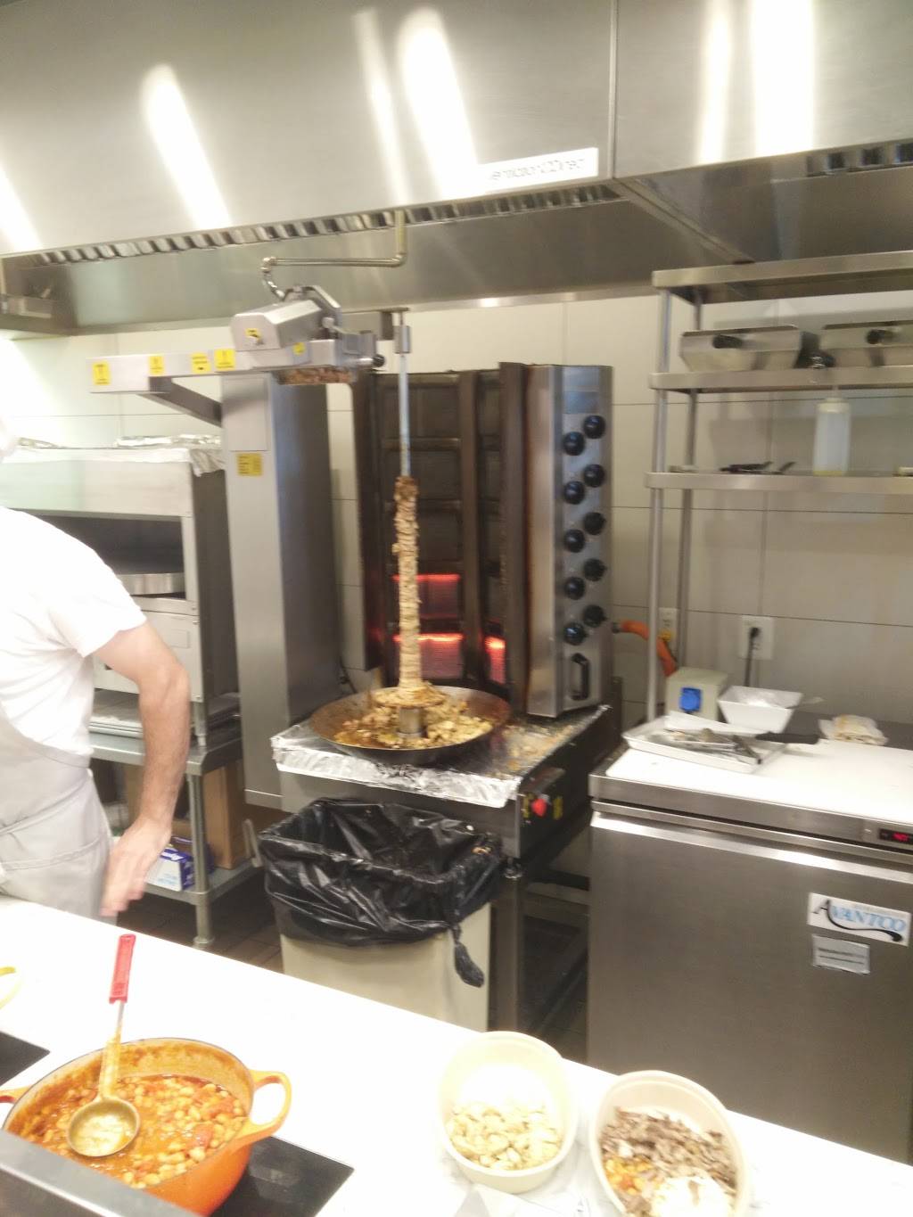 Pita Pouch | restaurant | 1112 W Broad St, Falls Church, VA 22046, USA | 7035345300 OR +1 703-534-5300