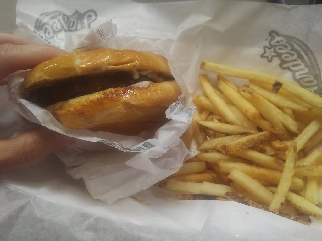 Hardees | restaurant | 902 S Holly St, Monterey, TN 38574, USA | 9318393505 OR +1 931-839-3505