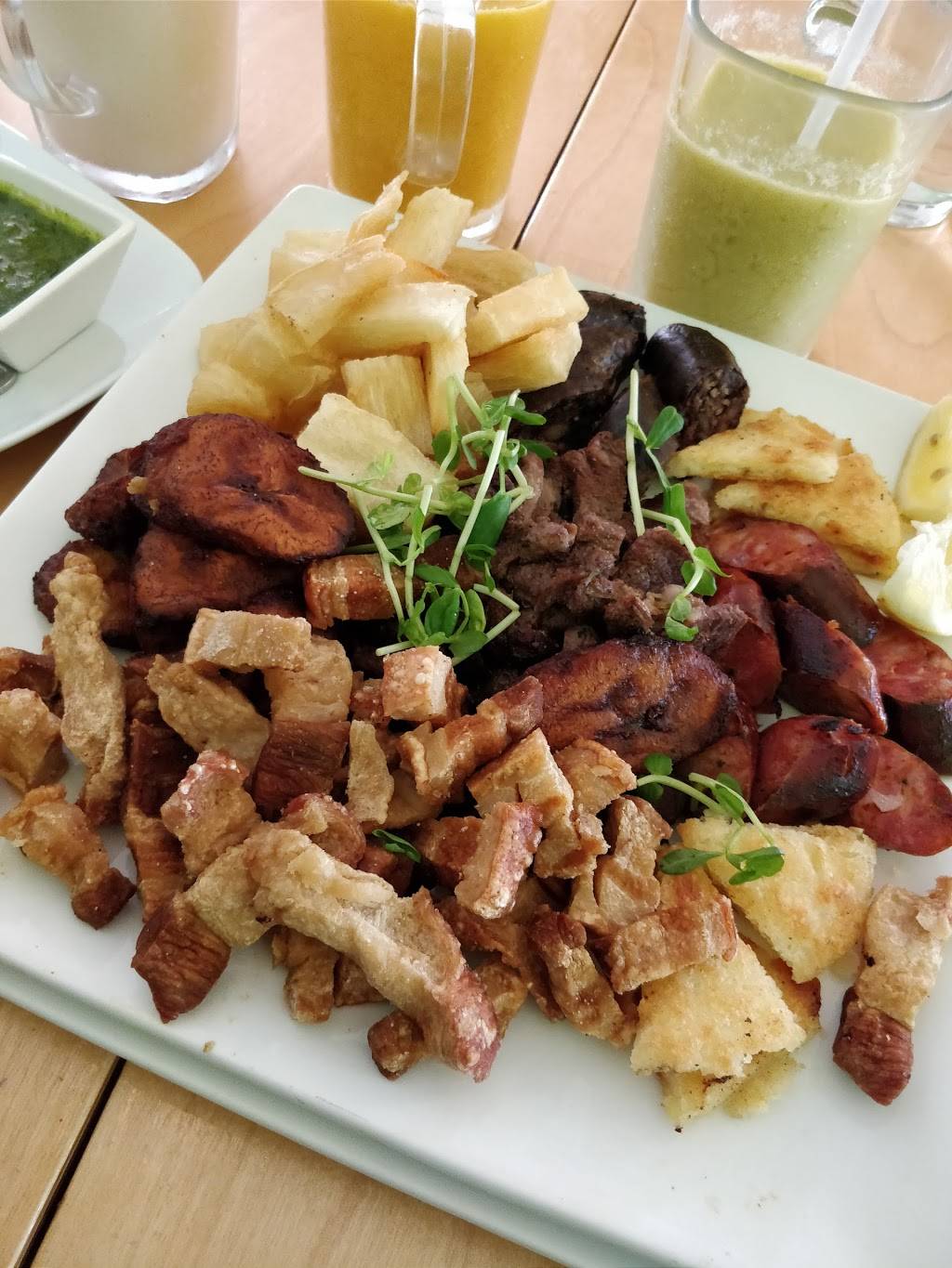 Ajiaco Colombian Bistro | restaurant | 3216 Silver Ave SE, Albuquerque, NM 87108, USA | 5052662305 OR +1 505-266-2305