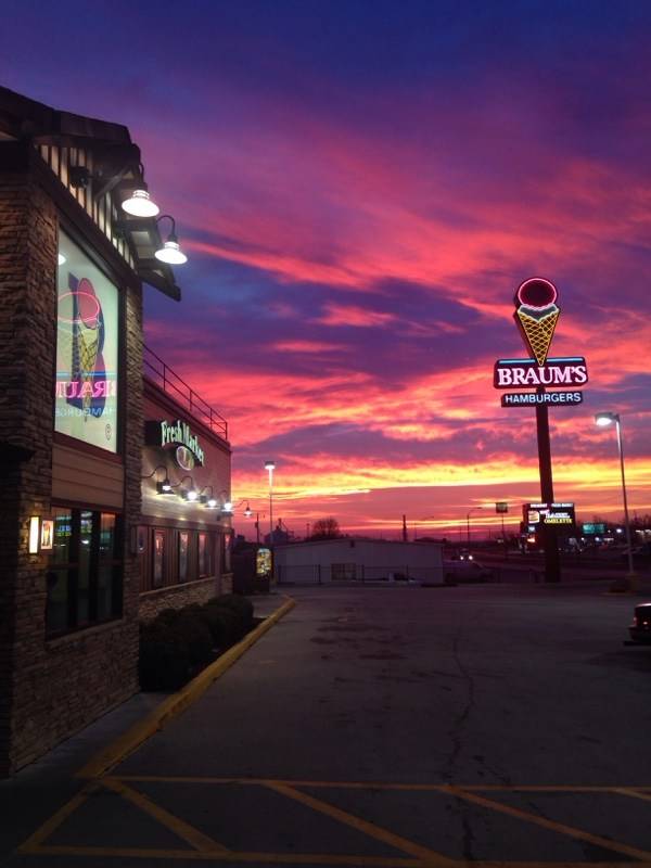 Braums Ice Cream & Burger Restaurant | restaurant | 1207 E Carl Albert Pkwy, McAlester, OK 74501, USA | 9183023033 OR +1 918-302-3033