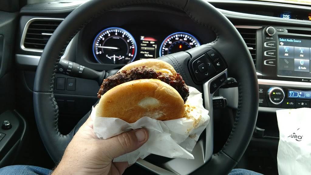 Skippers Catfish & Hamburger Delight | restaurant | 1211 Falls Blvd, Wynne, AR 72396, USA | 8702382270 OR +1 870-238-2270