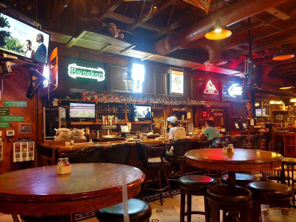 Flannigans | restaurant | 501 1st Ave, Coralville, IA 52241, USA | 3193511904 OR +1 319-351-1904