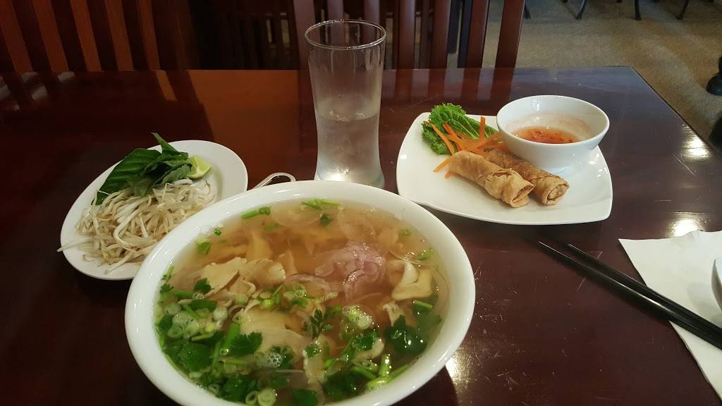 Hot Pho & Grill Vietnamese Restaurant | restaurant | 12236 Branders Creek Dr, Chester, VA 23831, USA | 8047967891 OR +1 804-796-7891