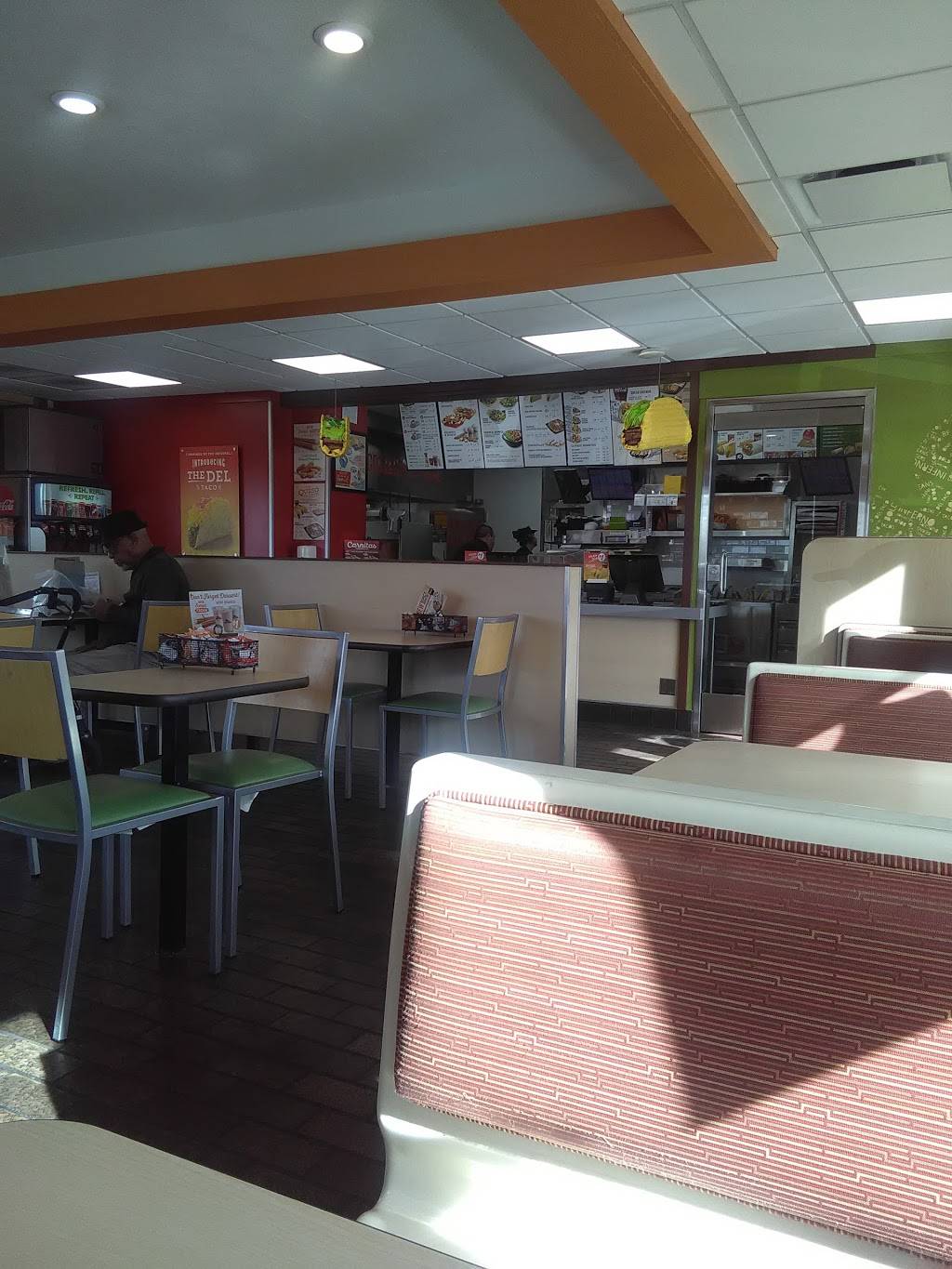 Del Taco | meal takeaway | 2665 S Waterman Ave, San Bernardino, CA 92408, USA | 9098250520 OR +1 909-825-0520