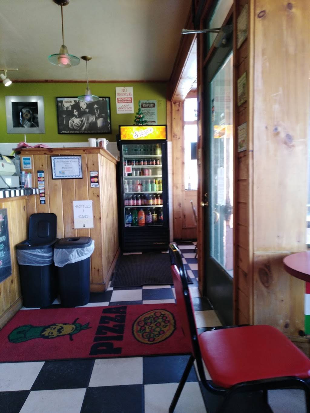 The Pizza Joint | restaurant | 151 N Main St, Gloversville, NY 12078, USA | 5187250011 OR +1 518-725-0011