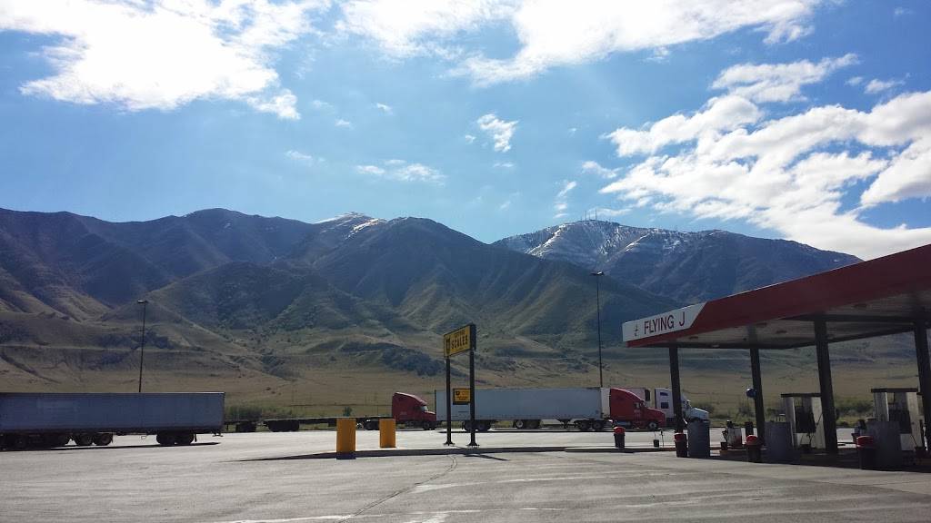 Burger King | restaurant | 8836 North Highway 40, Tooele, UT 84074, USA | 8012508585 OR +1 801-250-8585