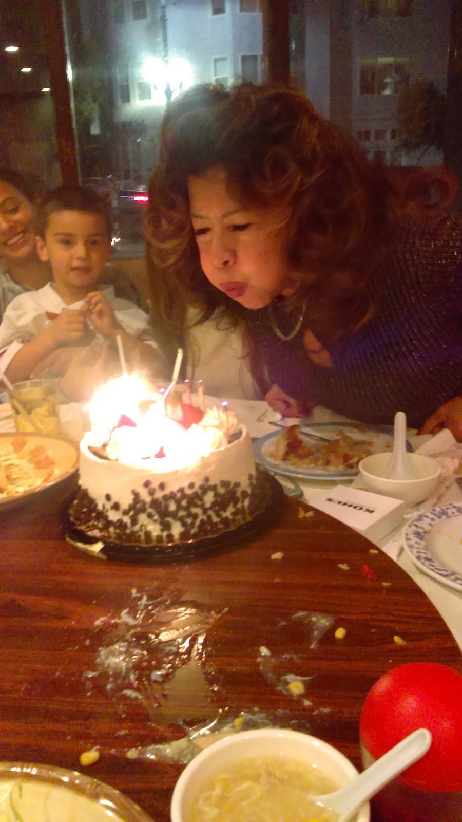 Emmys Restaurant | restaurant | 1923 Ocean Ave, San Francisco, CA 94127, USA | 4155858887 OR +1 415-585-8887