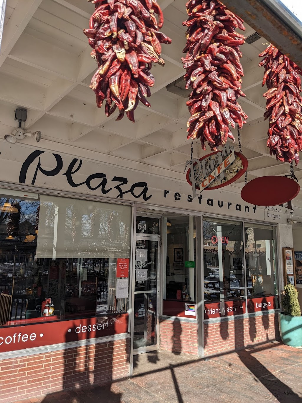 Plaza Cafe Downtown | restaurant | 54 Lincoln Ave, Santa Fe, NM 87501, USA | 5059821664 OR +1 505-982-1664