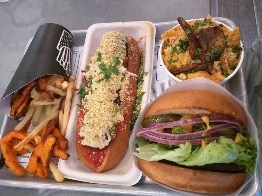 by CHLOE. Silver Lake | restaurant | 2520 Glendale Blvd, Los Angeles, CA 90039, USA | 4246757617 OR +1 424-675-7617