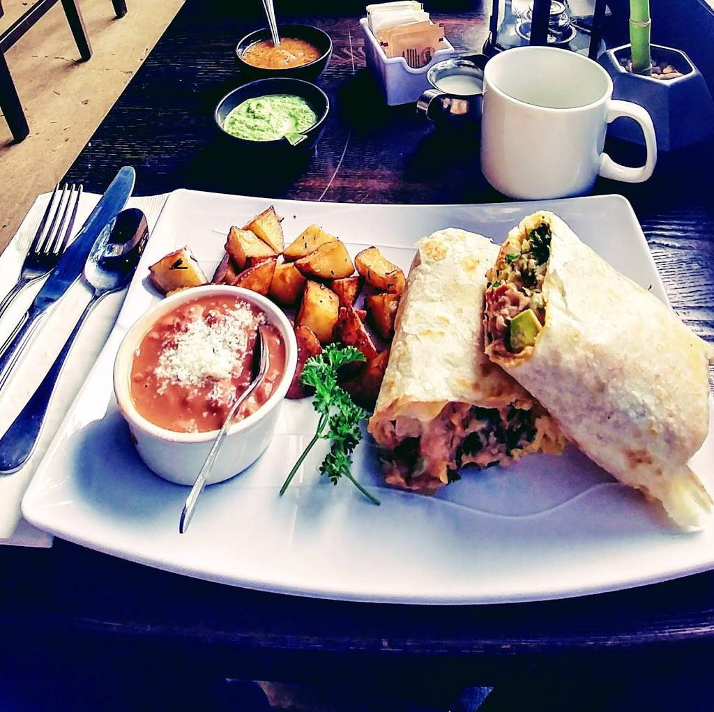 Serranos Street Tacos & Bar | restaurant | 624 E St, San Diego, CA 92101, USA | 6197951930 OR +1 619-795-1930