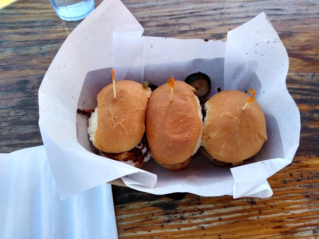 Nosh Street Food | restaurant | 911 SE Armour Rd, Bend, OR 97702, USA | 5413508610 OR +1 541-350-8610