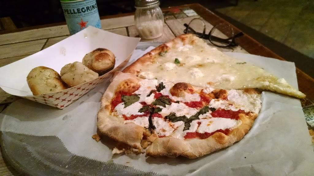 Il Porto | restaurant | 37 Washington Ave, Brooklyn, NY 11205, USA | 7186240954 OR +1 718-624-0954