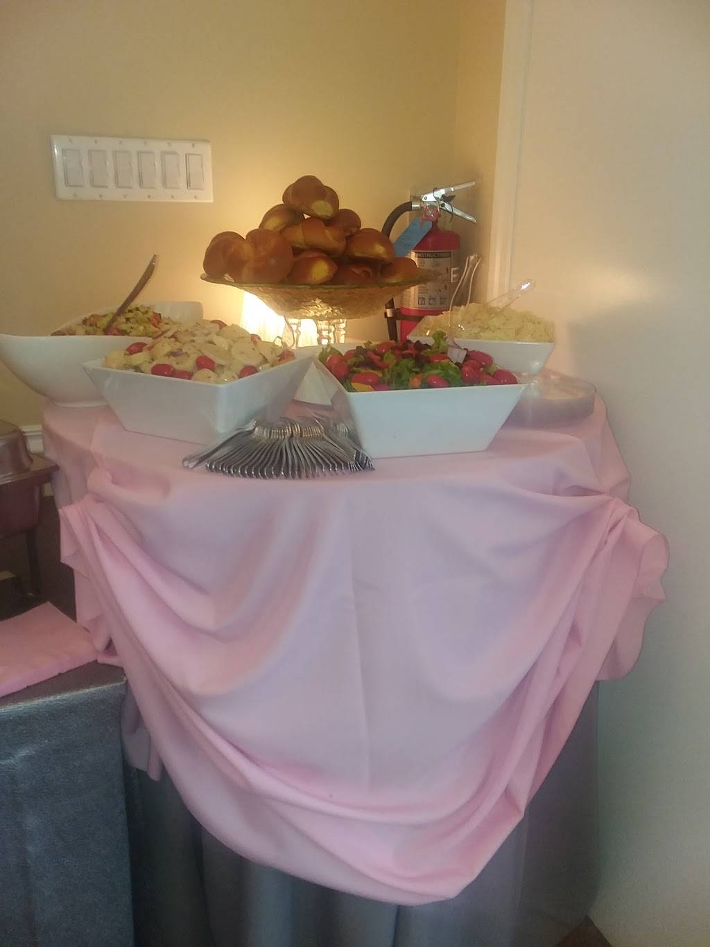 Quentin Pizza | restaurant | 3211 Quentin Rd, Brooklyn, NY 11234, USA | 7183765384 OR +1 718-376-5384