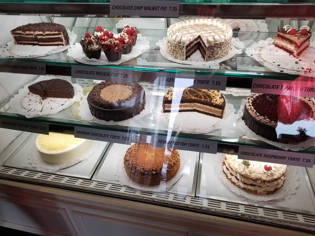 Phillips European Restaurant | restaurant | 26 Corporate Woods, Rochester, NY 14623, USA | 5852729910 OR +1 585-272-9910