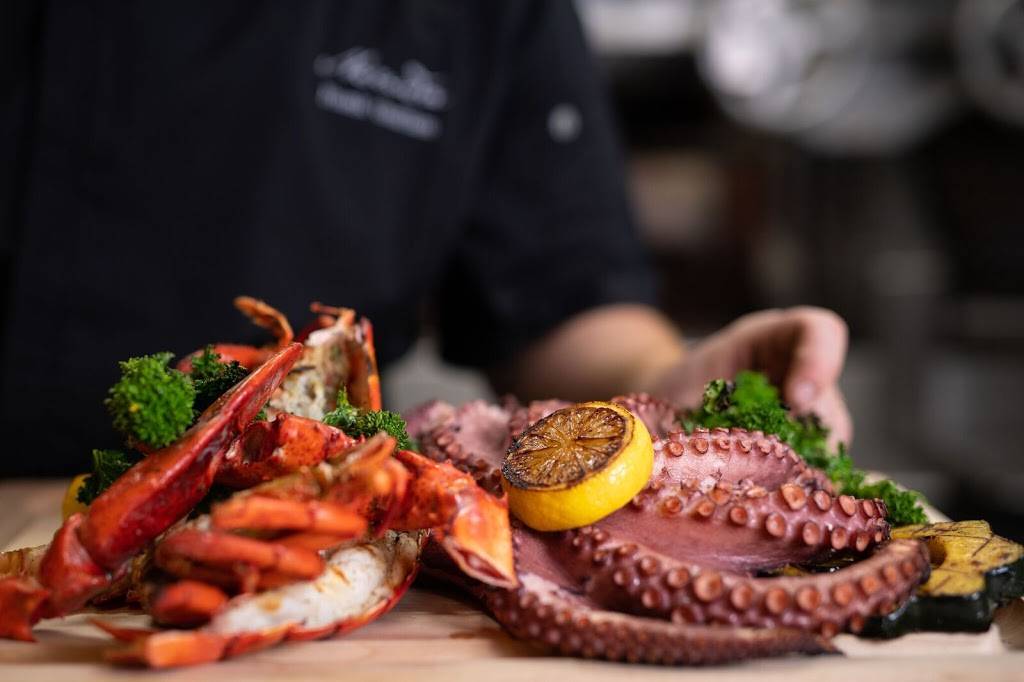 Neruda Restaurant | restaurant | 1681 Lake Shore Blvd E, Toronto, ON M4L 3W6, Canada | 4166907800 OR +1 416-690-7800