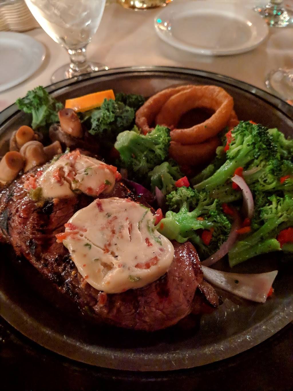 Snake River Saloon and Steakhouse | restaurant | 23074 US-6, Keystone, CO 80435, USA | 9704682788 OR +1 970-468-2788