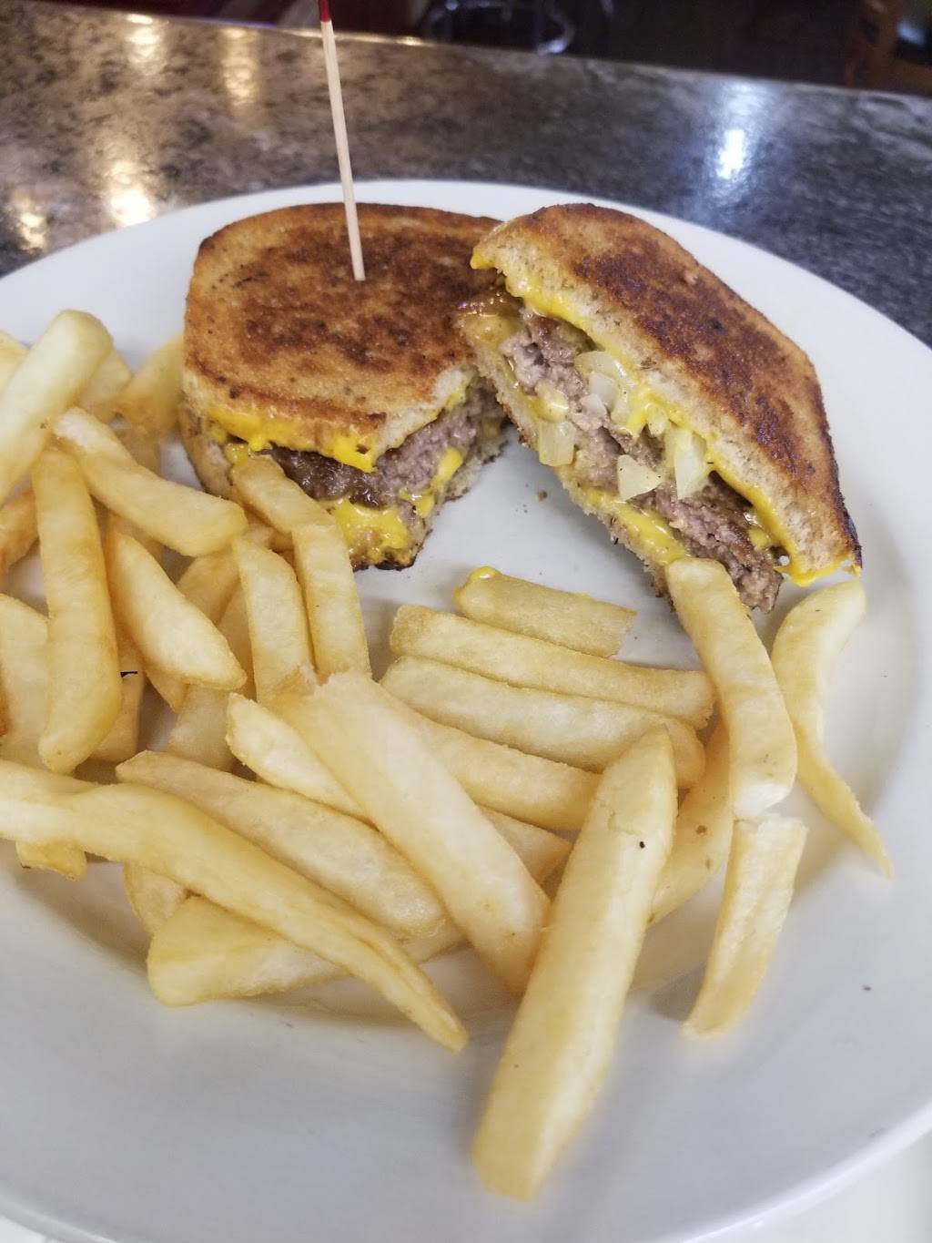 Julio’s family restaurant | restaurant | 2005 W Court St, Kankakee, IL 60901, USA | 8155237696 OR +1 815-523-7696