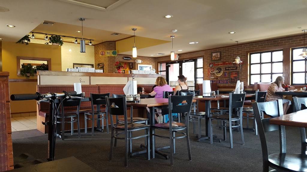 Pizza Hut | restaurant | 1007 N 14th St, Leesburg, FL 34748, USA | 3527878744 OR +1 352-787-8744