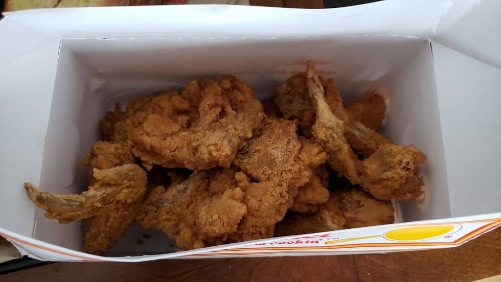 Golden Skillet | restaurant | 7301 Marlboro Pike, Forestville, MD 20747, USA | 3014205700 OR +1 301-420-5700