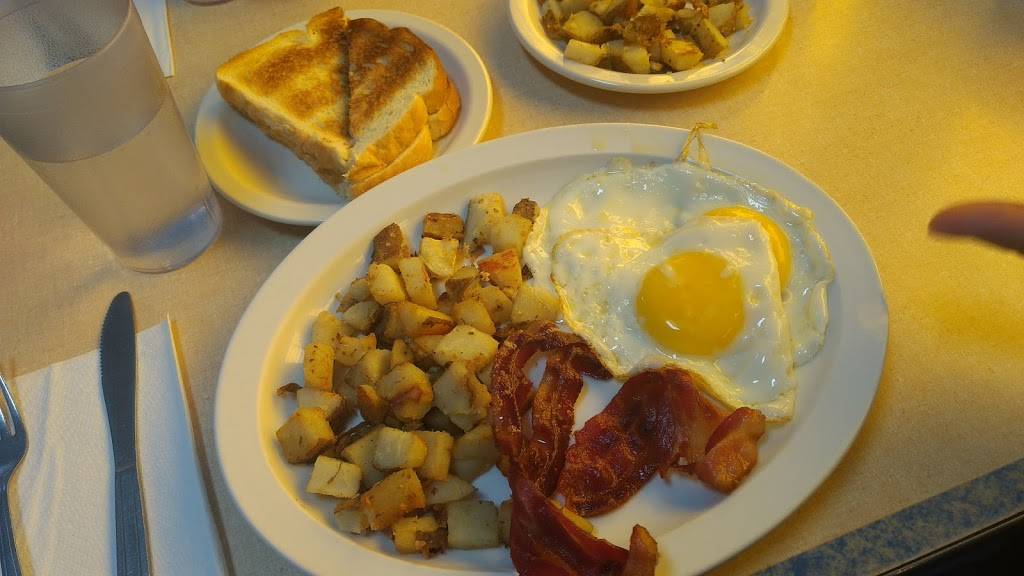 Blue Moon Diner | restaurant | 102 Main St, Gardner, MA 01440, USA | 9786324333 OR +1 978-632-4333