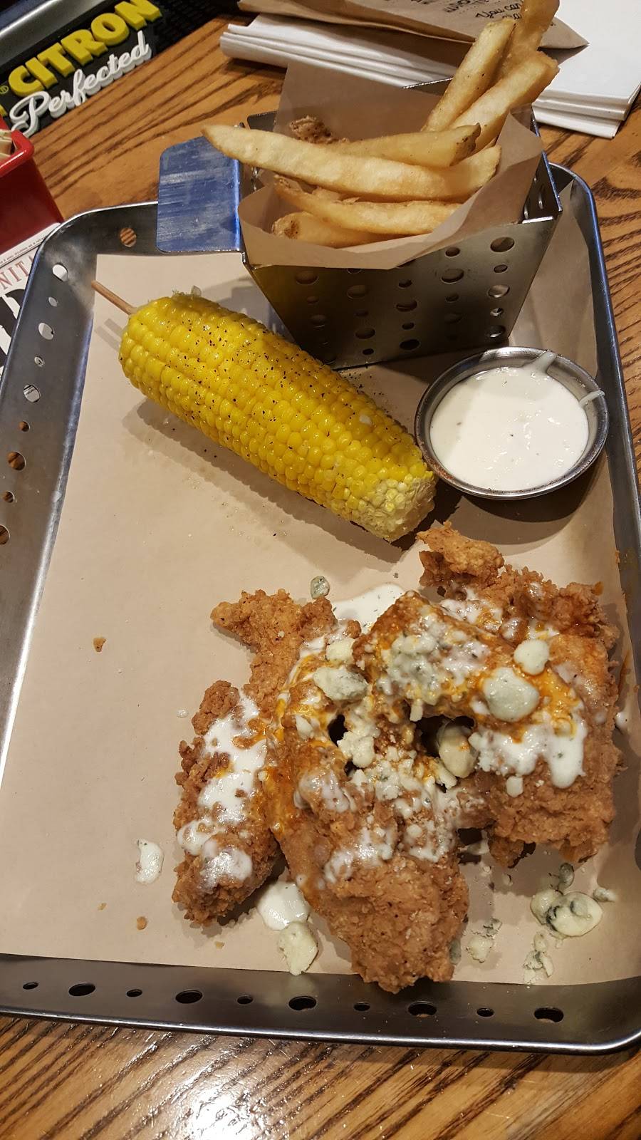 Chilis Grill & Bar | restaurant | 3625 S Monaco Pkwy, Denver, CO 80237, USA | 3036912928 OR +1 303-691-2928