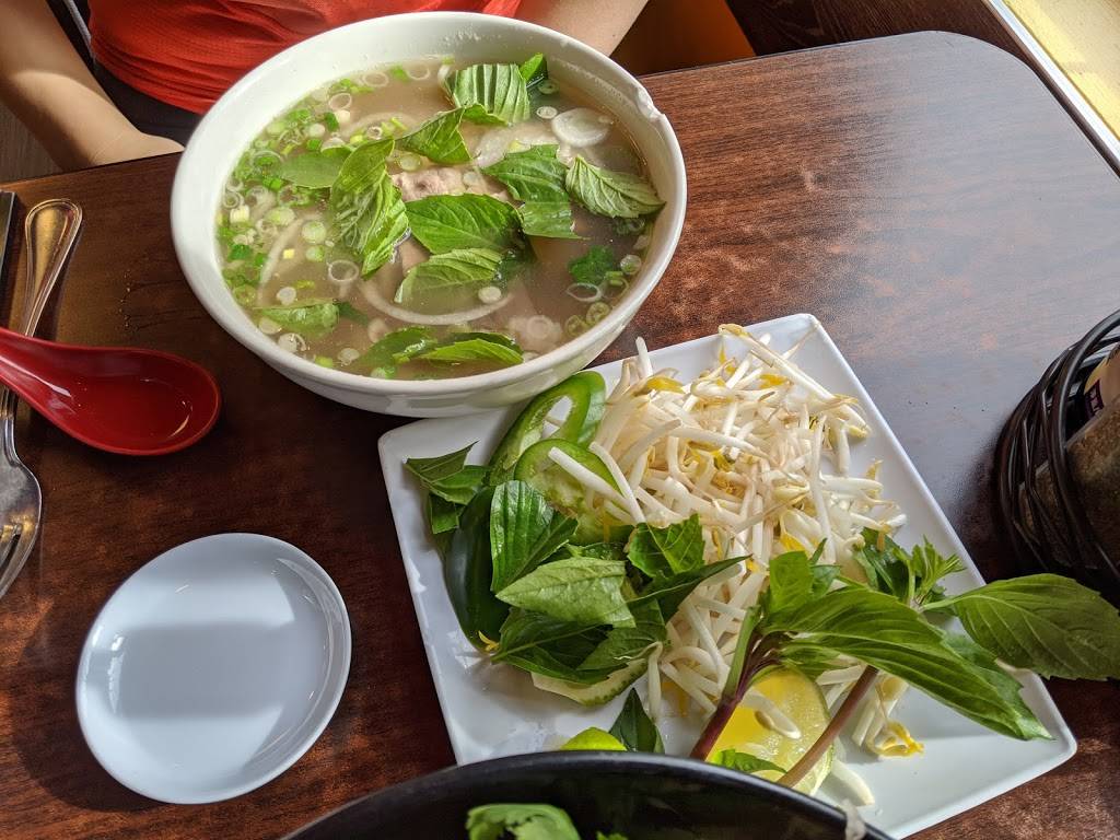 Pho Saigon Basil | restaurant | 7057 W Alaska Dr, Lakewood, CO 80226, USA | 3039226100 OR +1 303-922-6100