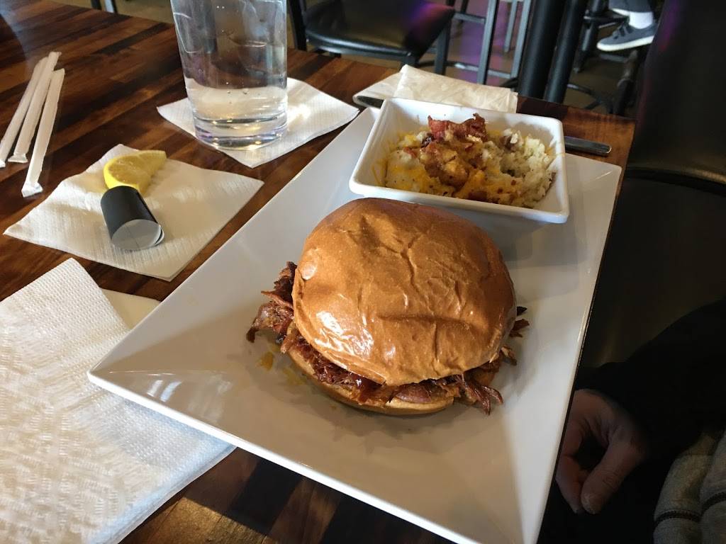 McQuarters Pub | restaurant | 700 Broadway Ave, East Dr Ste 25, Mattoon, IL 61938, USA | 2172404395 OR +1 217-240-4395