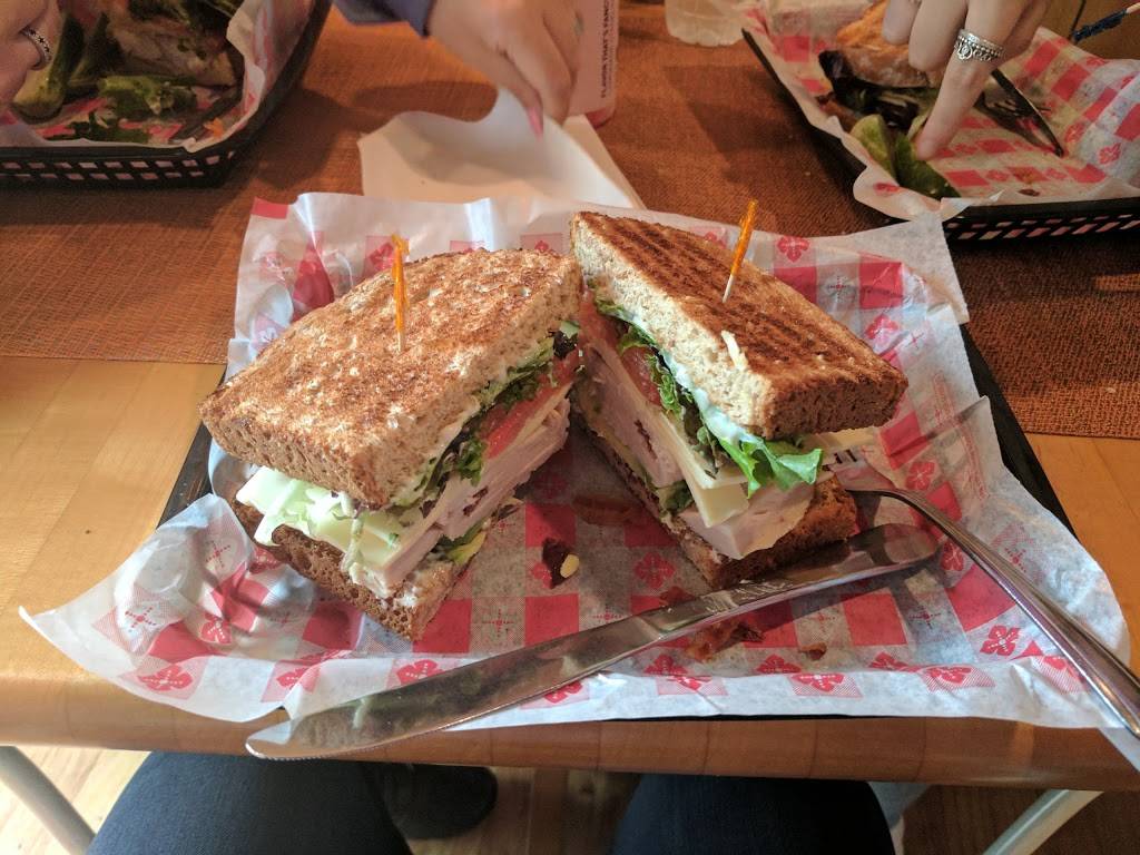 Danas Kitchen | meal takeaway | 881 Palmer Ave, Falmouth, MA 02540, USA | 5085407900 OR +1 508-540-7900