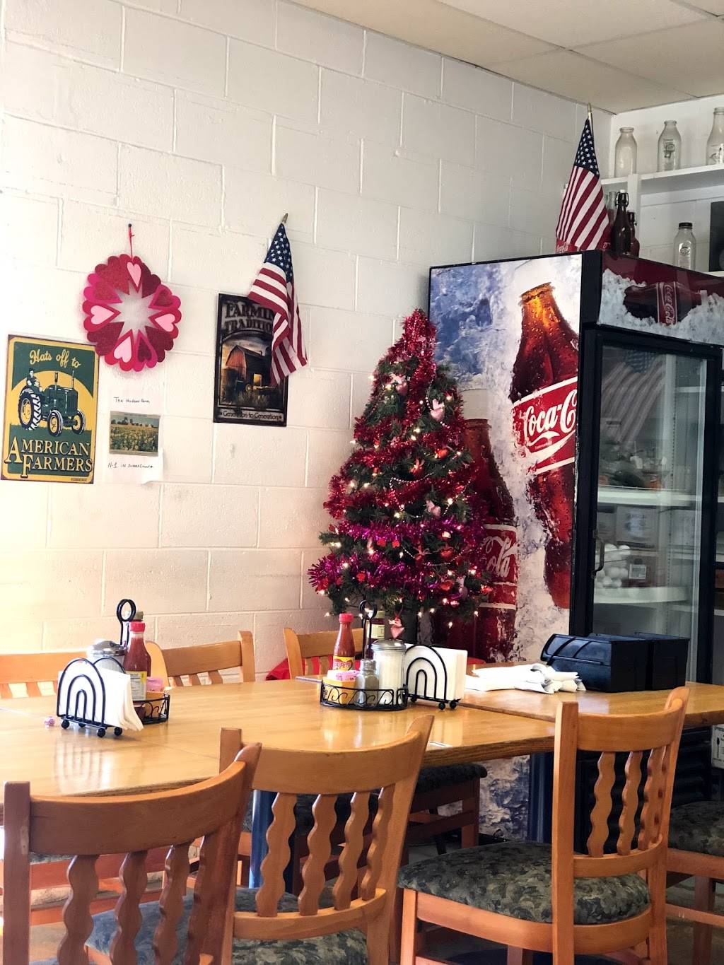 M & H | restaurant | 12296 Union St, Milton, DE 19968, USA | 3026844570 OR +1 302-684-4570