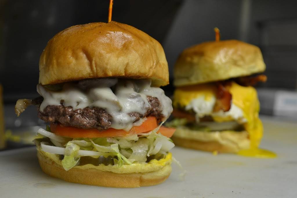 Carytown Burgers & Fries | restaurant | 3449 W Cary St, Richmond, VA 23221, USA | 8043585225 OR +1 804-358-5225