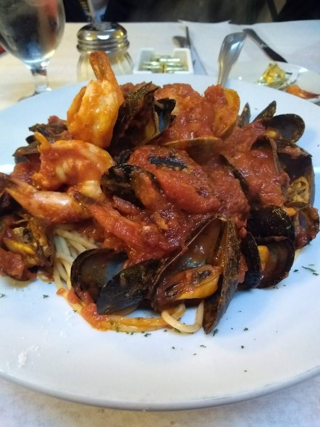 Mamas | restaurant | 1352 Montauk Hwy, Oakdale, NY 11769, USA | 6315670909 OR +1 631-567-0909