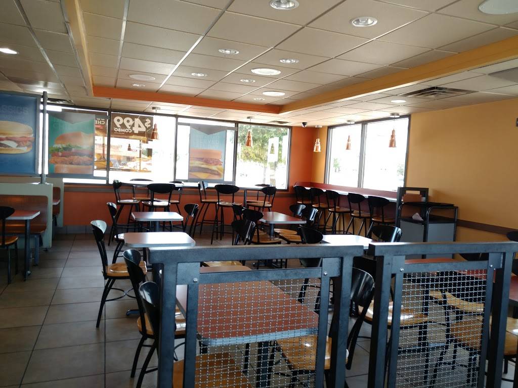 Jack in the Box | restaurant | 3480 Arapaho Rd, Garland, TX 75044, USA | 9725306265 OR +1 972-530-6265