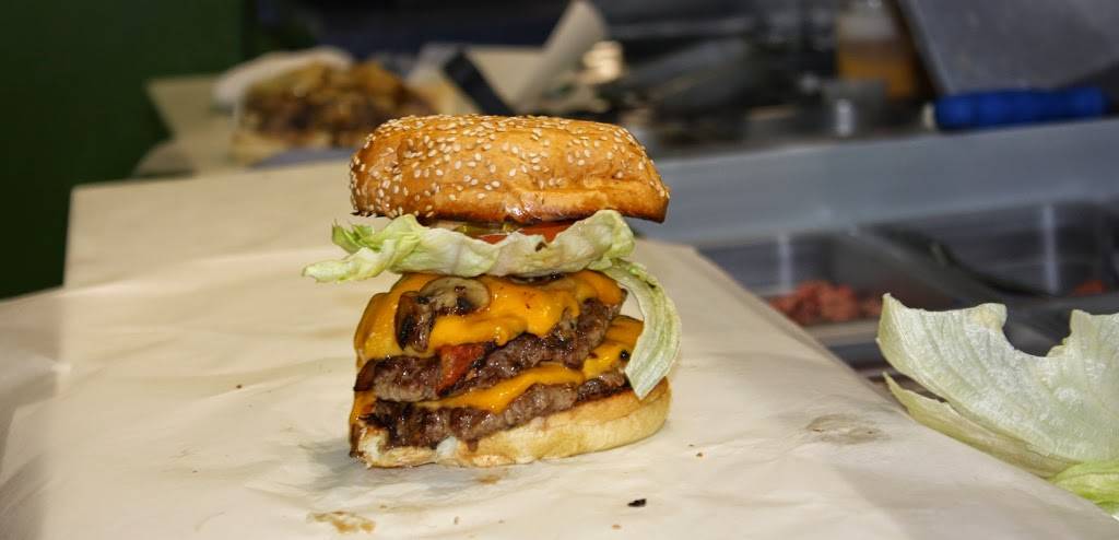 Johnnys Burgers & Dogs | restaurant | 3141 S McClintock Dr #13, Tempe, AZ 85282, USA | 4807553833 OR +1 480-755-3833