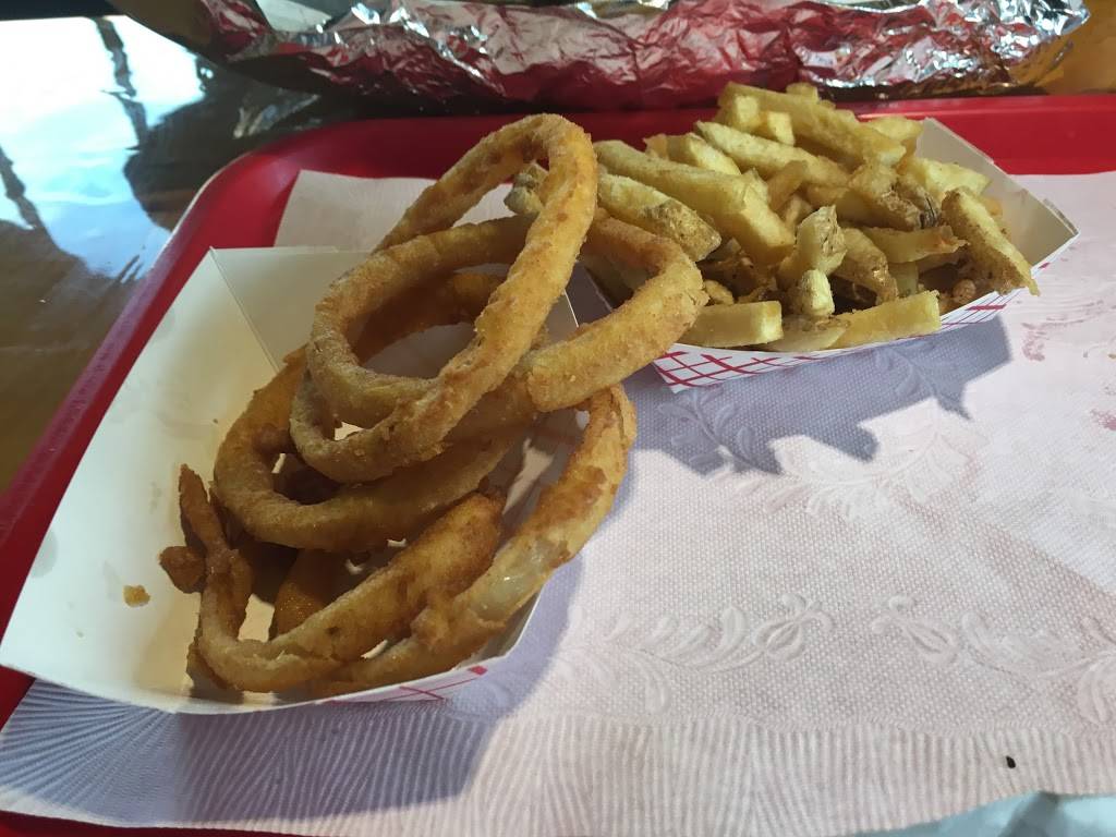 Wild Willys Burgers | restaurant | 46 Arsenal St, Watertown, MA 02472, USA | 6179269700 OR +1 617-926-9700