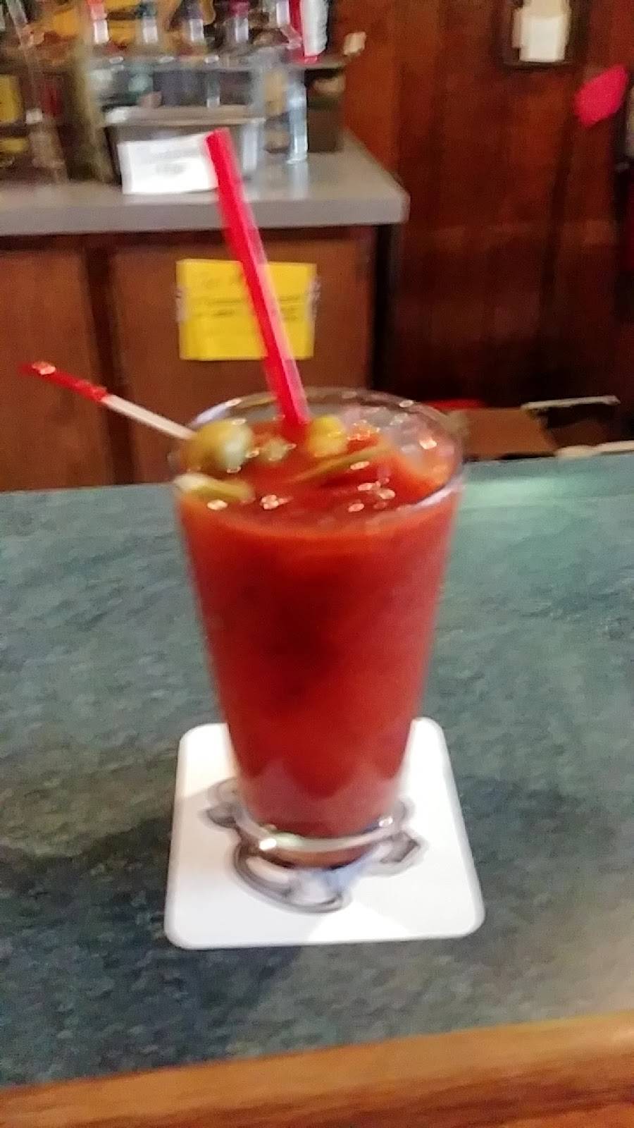 Sneakers | restaurant | 211 E Main St, Lowell, MI 49331, USA | 6168976746 OR +1 616-897-6746