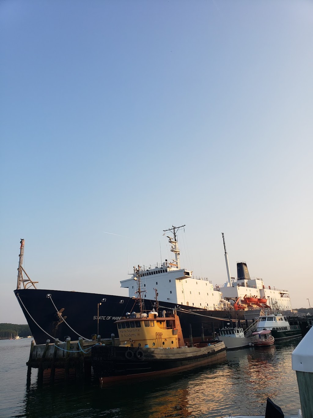 Otters Waterfront Eatery | restaurant | 15 Sea St, Castine, ME 04421, USA | 2073265100 OR +1 207-326-5100