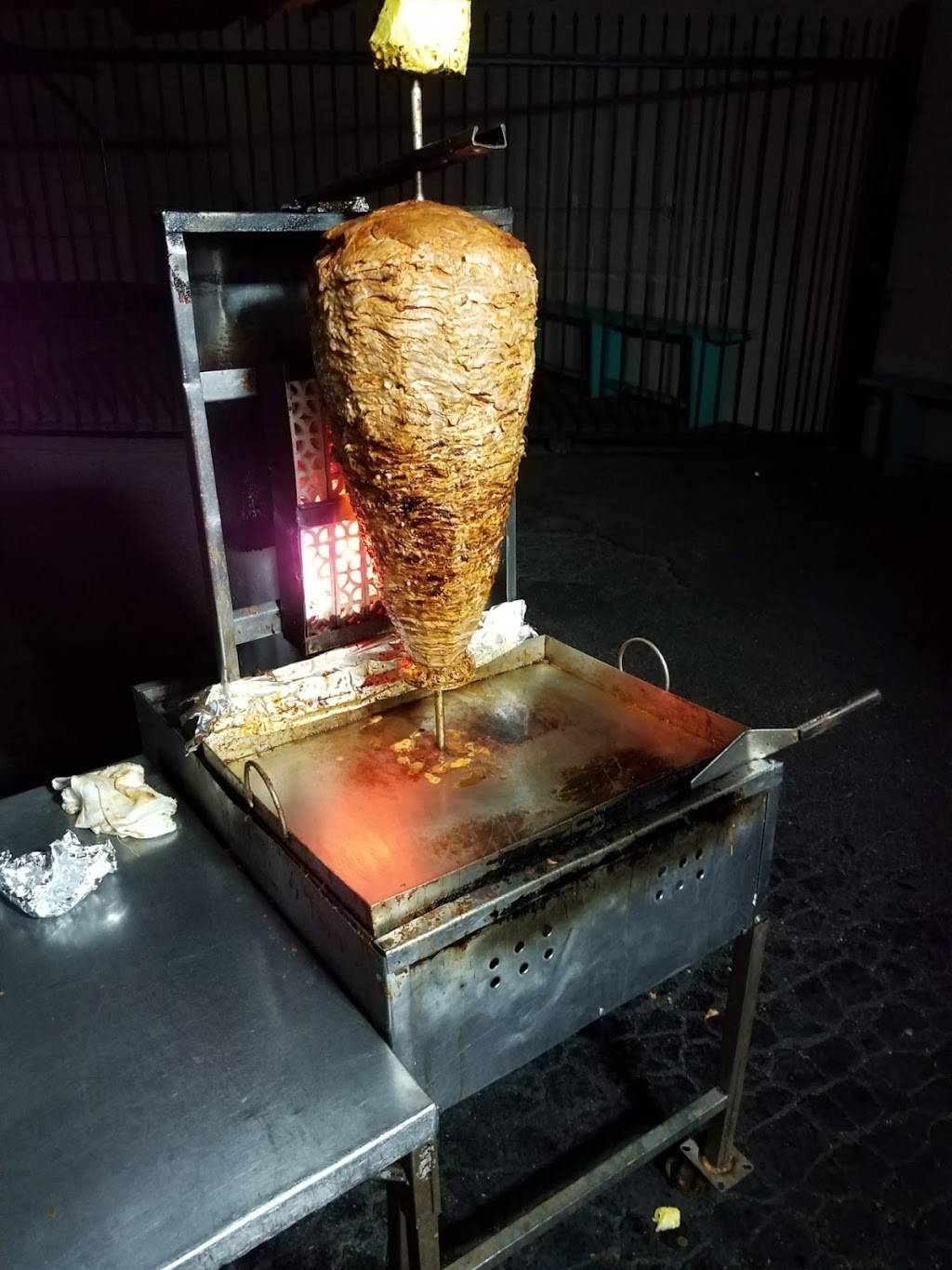 El Flamin Taco | restaurant | 6200 Sunset Blvd, Los Angeles, CA 90028, USA | 2092036116 OR +1 209-203-6116