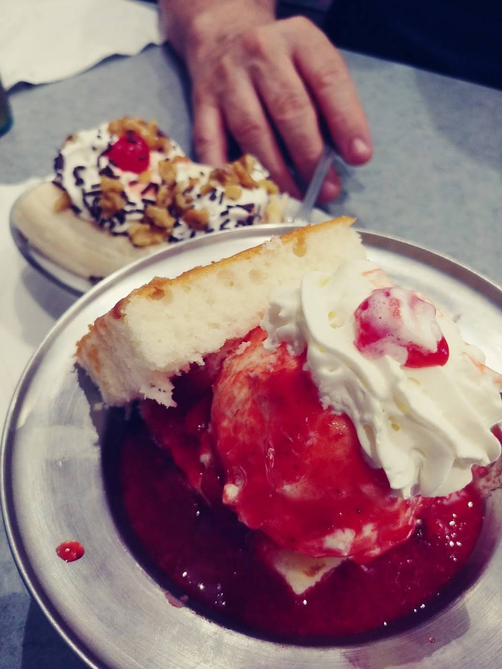 Friendlys | restaurant | 412 Crain Hwy, Glen Burnie, MD 21061, USA | 4107684910 OR +1 410-768-4910