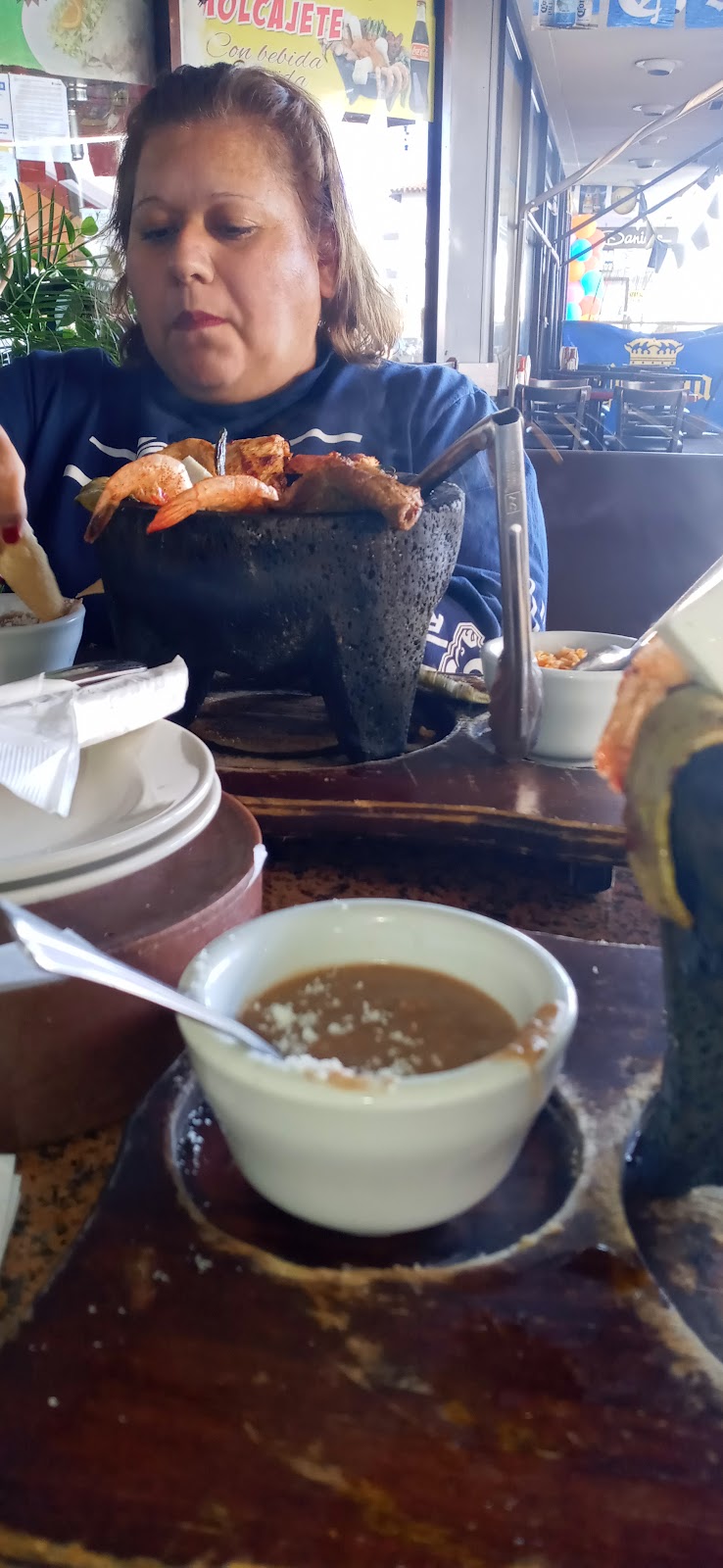 TORTAS GIGANTES EL MONJE LOCO, AL ESTILO DF | restaurant | Central / 42nd, Los Angeles, CA 90011, USA | 3237369569 OR +1 323-736-9569