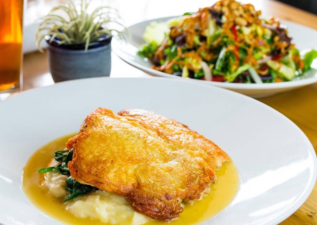 Cedar & Vine - Community Kitchen & Cocktails | restaurant | 9661 Audelia Rd #105, Dallas, TX 75238, USA | 2143492233 OR +1 214-349-2233