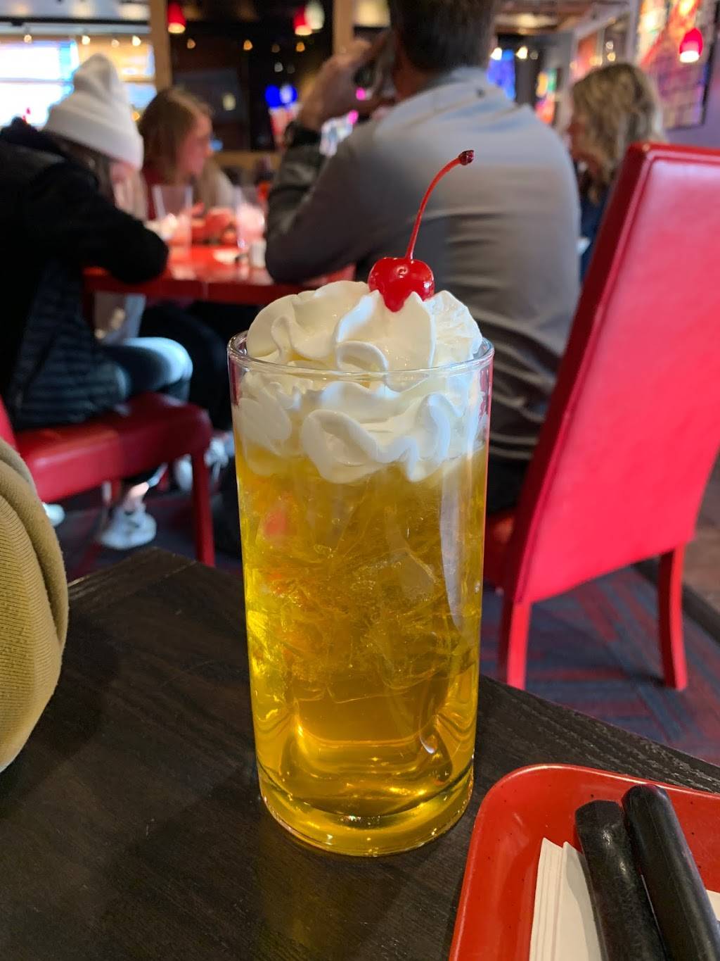 Red Robin Gourmet Burgers and Brews | restaurant | 2707 Pine Lake Rd, Lincoln, NE 68516, USA | 4024218600 OR +1 402-421-8600