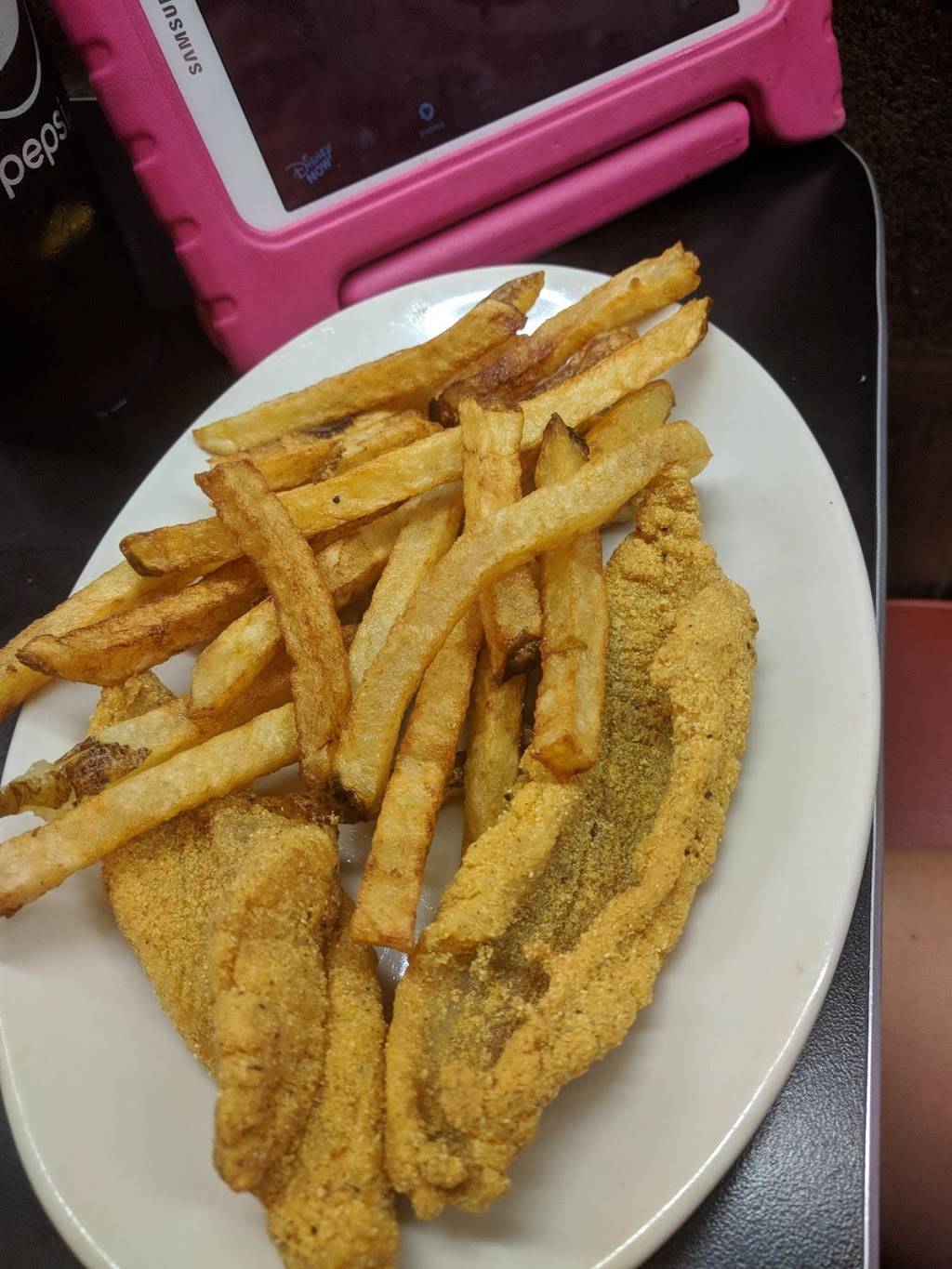Catfish Hole Alma | restaurant | 24 Collum Ln W, Alma, AR 72921, USA | 4796329718 OR +1 479-632-9718