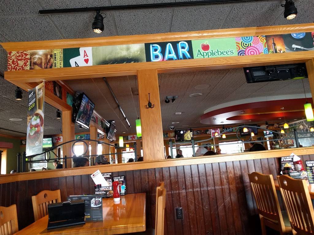 Applebees Grill + Bar | restaurant | 12 Colonnade Way, State College, PA 16803, USA | 8142353890 OR +1 814-235-3890